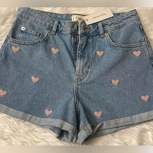 Francesca’s Harper heritage “heart” embroidered shorts *embroidery on front side